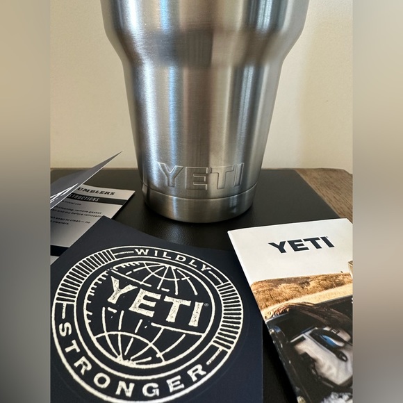 🔥Brand New🔥 YETI 30 oz. Tumbler - Picture 5 of 6